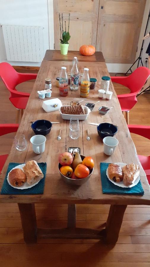 Emilie Une Nuit - 3 Chambres Au 2E Etage - Maison Avec Chats Vandieres  Eksteriør bilde